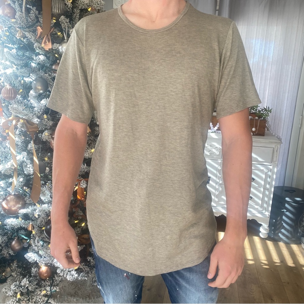 Men's XL soft rounded hemline tshirt